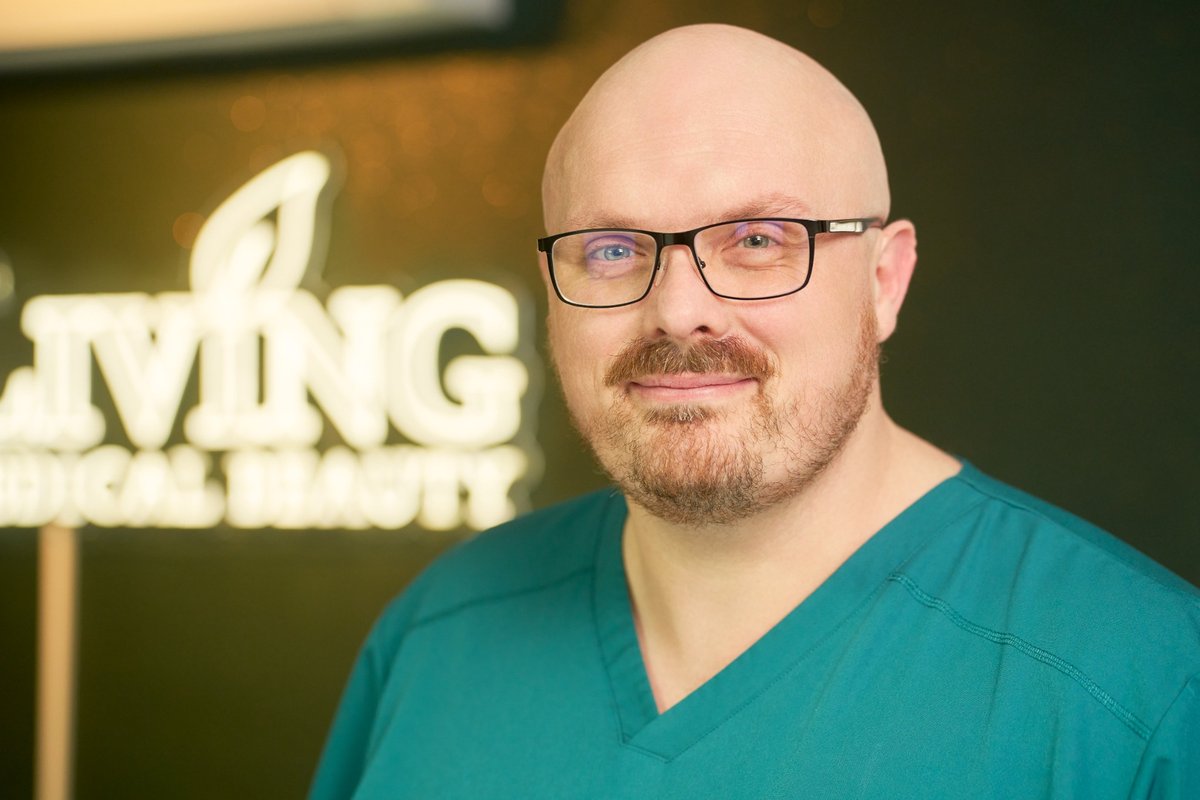 Helmut – Fußpflege und Assistenz der Geschäftsleitung bei Living – Medical Beauty